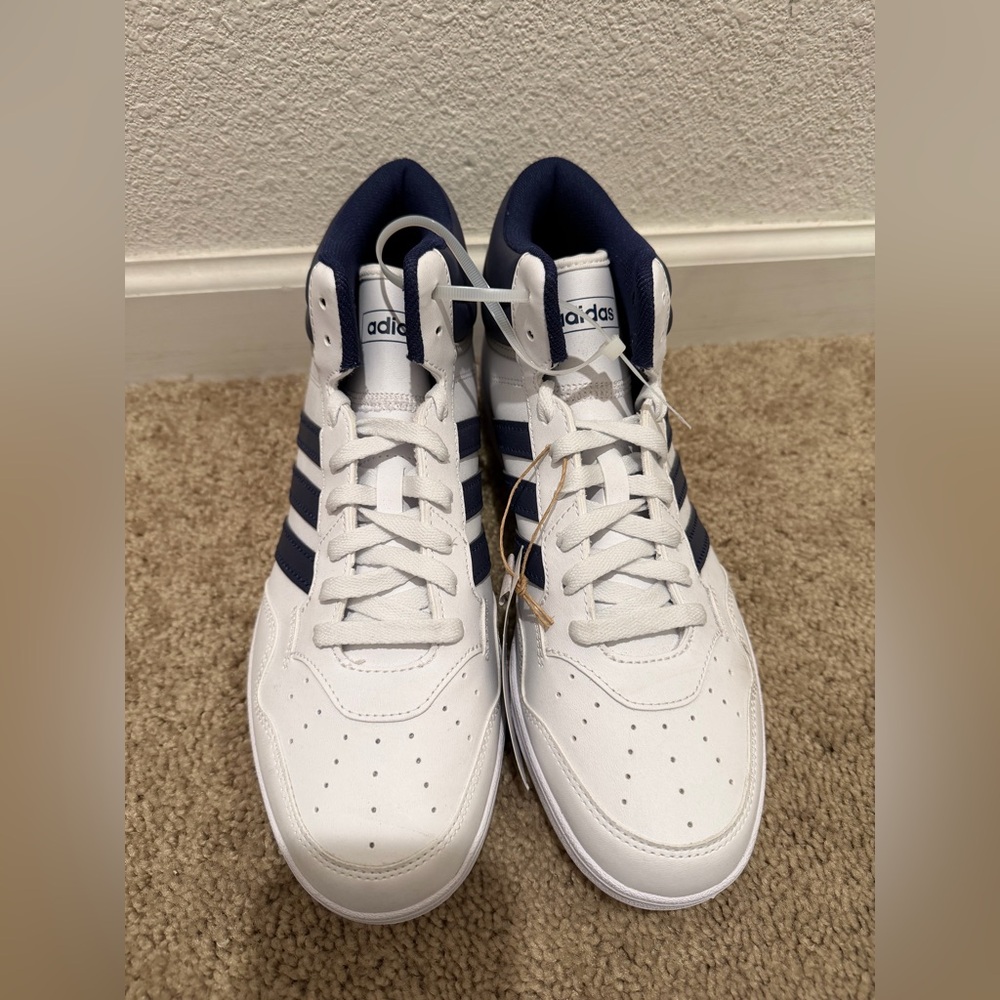“New” Adidas Men's White and Navy Sneakers size9.5